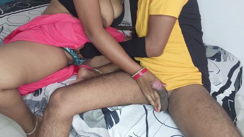 Bhabhi indiana diventa intima - Creampie in HD con sodomia e ingoio di sperma