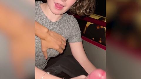 Wilder und abenteuerlicher Sex in einem öffentlichen Pornokino
