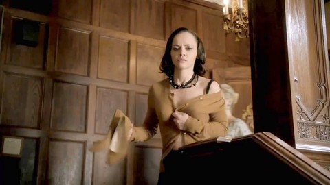 Le défi de la masturbation de Christina Ricci accepté par les spectateurs