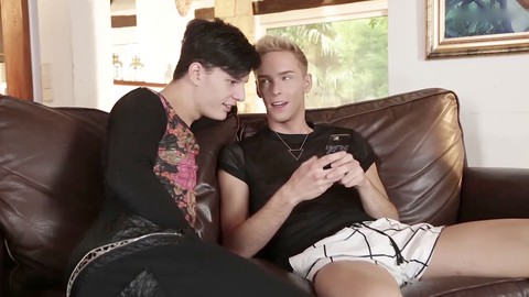 Sesión de sexo sensual mientras Kris Blent le da a la boca ansiosa de Gabriel Angel un entrenamiento de placer oral francés