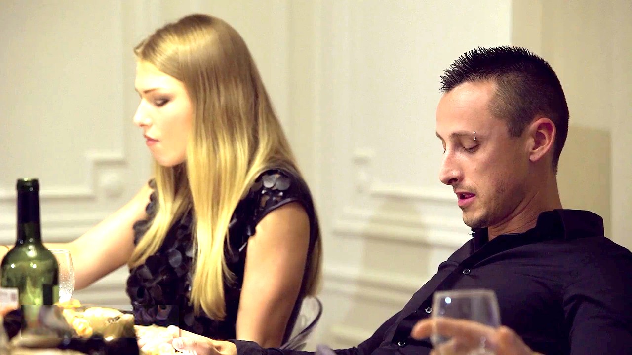 Mina Sauvage background