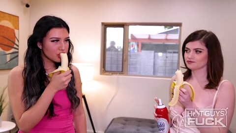 La bellissima modella Bailey Blaze ha alla sua mercé la super peccaminosa MILF Dharma Jones