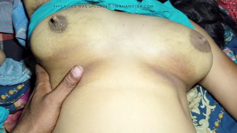 Meine junge indische Freundin wird in diesem neuen Hookup-Video gründlich durchgenommen.