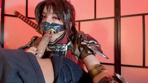 Cosplay-Süße Damagedcosplays gibt einen unordentlichen Blowjob und würgt heftig