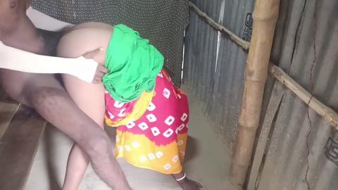 Moglie calda e bhabhi sexy vengono scopate analmente in varie lingue