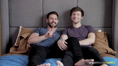 Session anale intense avec deux sexy NextDoorBuddies!