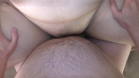 Belle fille pulpeuse se fait sévèrement baiser et remplir de sperme chaud par beau-père - POV - Milky Mari\n