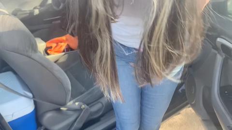 Jazmin si bagna i pantaloni per disperazione! Incidente di pipì catturato dalla telecamera!