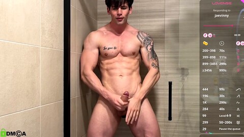 Colpo epico di sperma dal modello webcam Themaxmarino