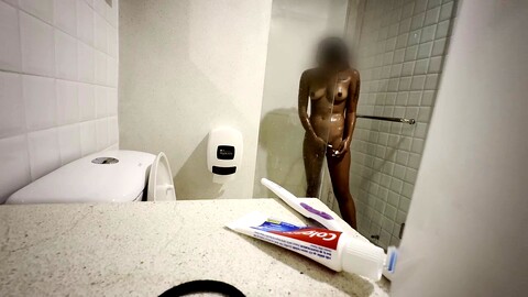 アドルセンテ, 18歳, 本物のアマチュア